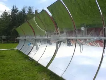 Colector solar de cilindro parabólico