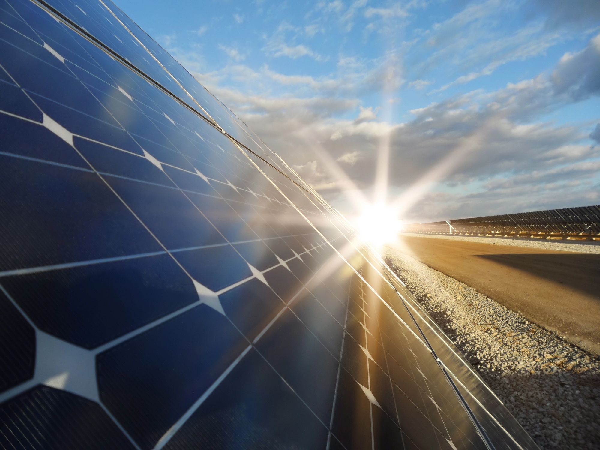 Corriente eléctrica: como viaja la electricidad