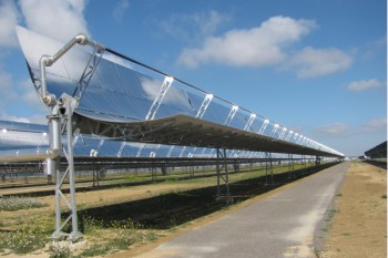 InstalaciÃ³n solar tÃ©rmica de alta termperatura con catadores solares cilÃ­ndricos